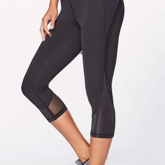 lululemon athletica Pants - Lululemon cropped leggings